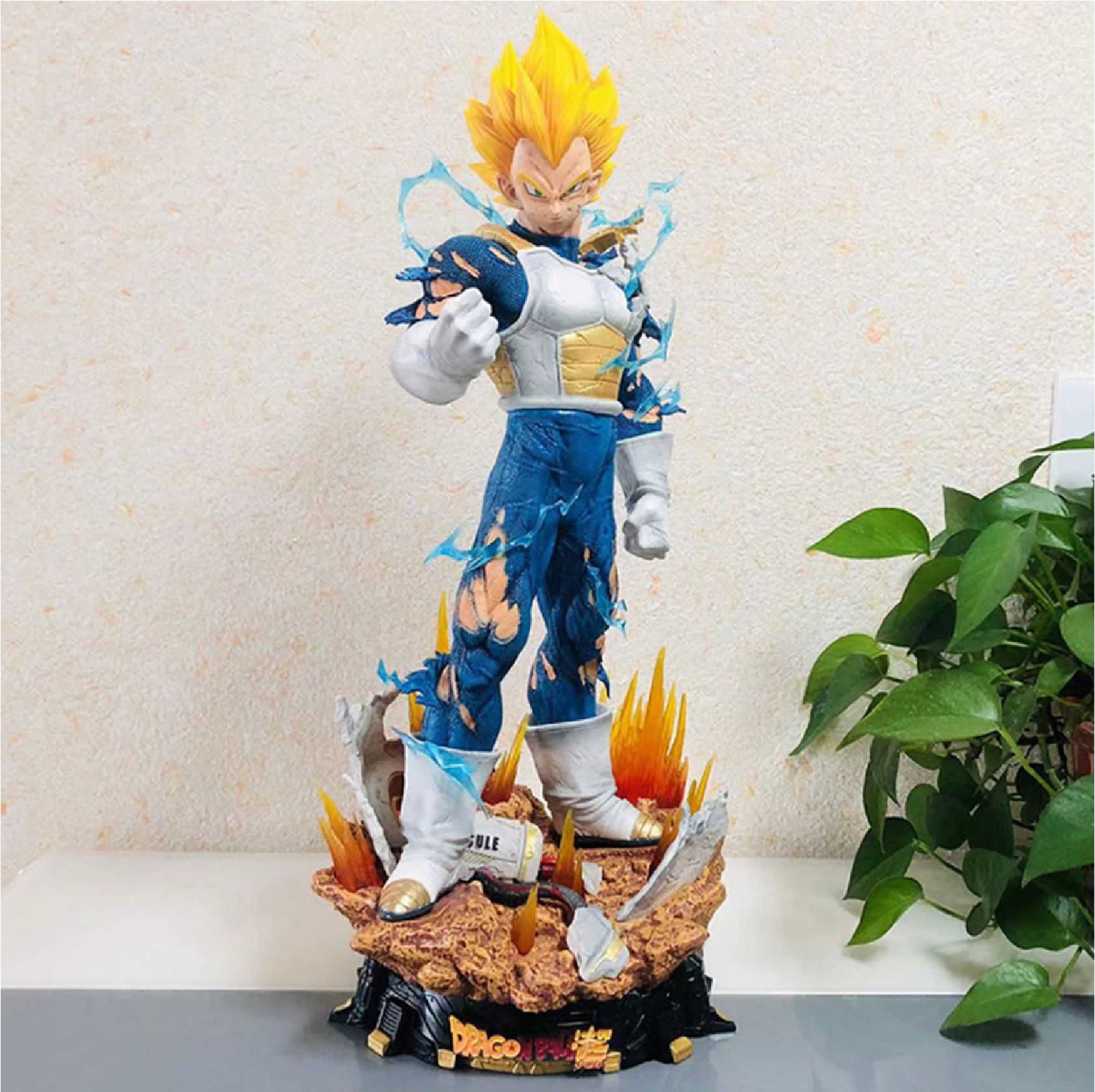  Mô hình nhân vật Dragonball Vegeta super saiyan có đế và 3 đầu thay thế 51cm FG246 