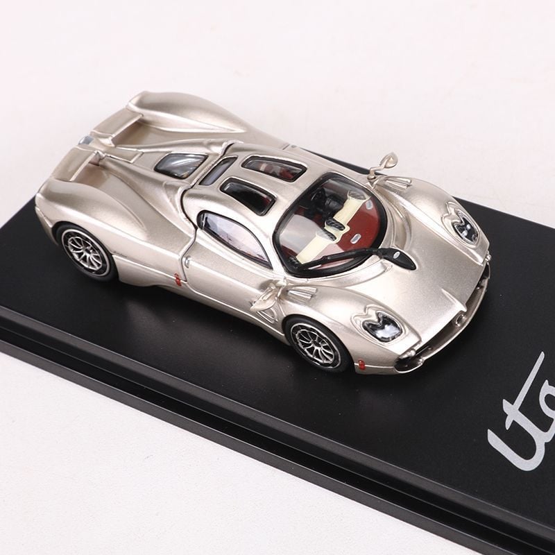  Mô hình xe Pagani Utopia Gold tháo được nắp máy - có phụ kiện rời tỉ lệ 1:64 CM model OT64169 