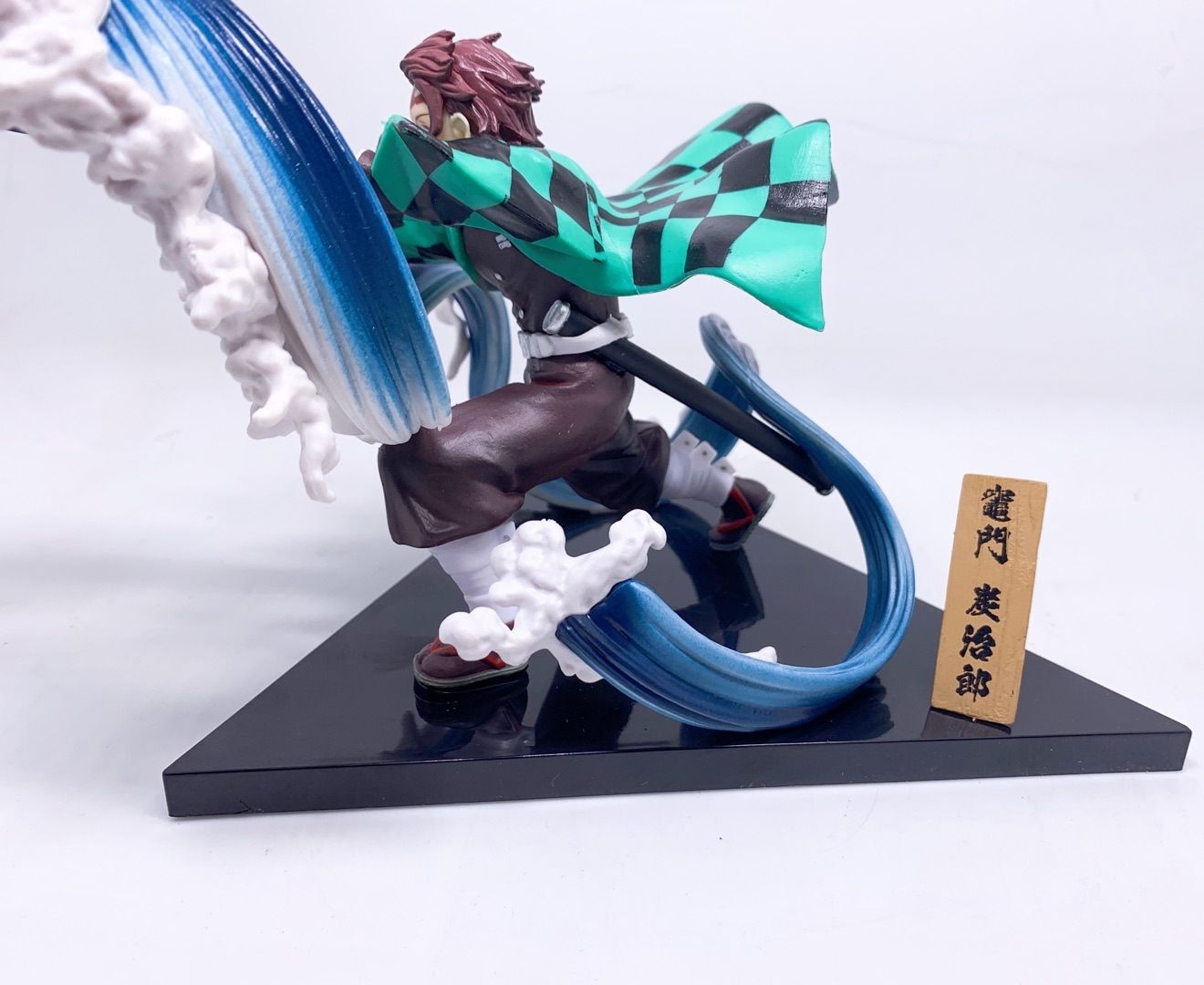  Mô hình nhân vật Demon Slayer Kimetsu No Yaiba Tanjiro 20cm FG253 