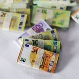  Mô hình tiền giấy Châu Âu Euro cho mô hình kích thước 3x1,5cm DE010 