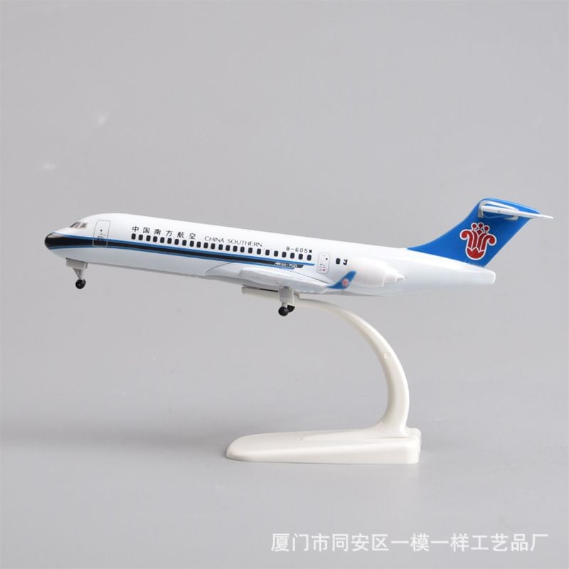  Mô hình máy bay China Southern ARJ21 có bánh xe 20cm MB20064 