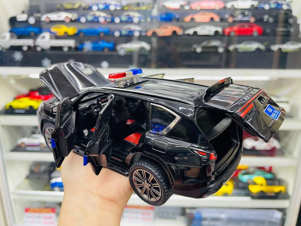 Mô hình xe ô tô độ TTGT Lexus LX600 full open có đèn tỉ lệ 1:24 Chimei Autono1 OT201 - Có đèn