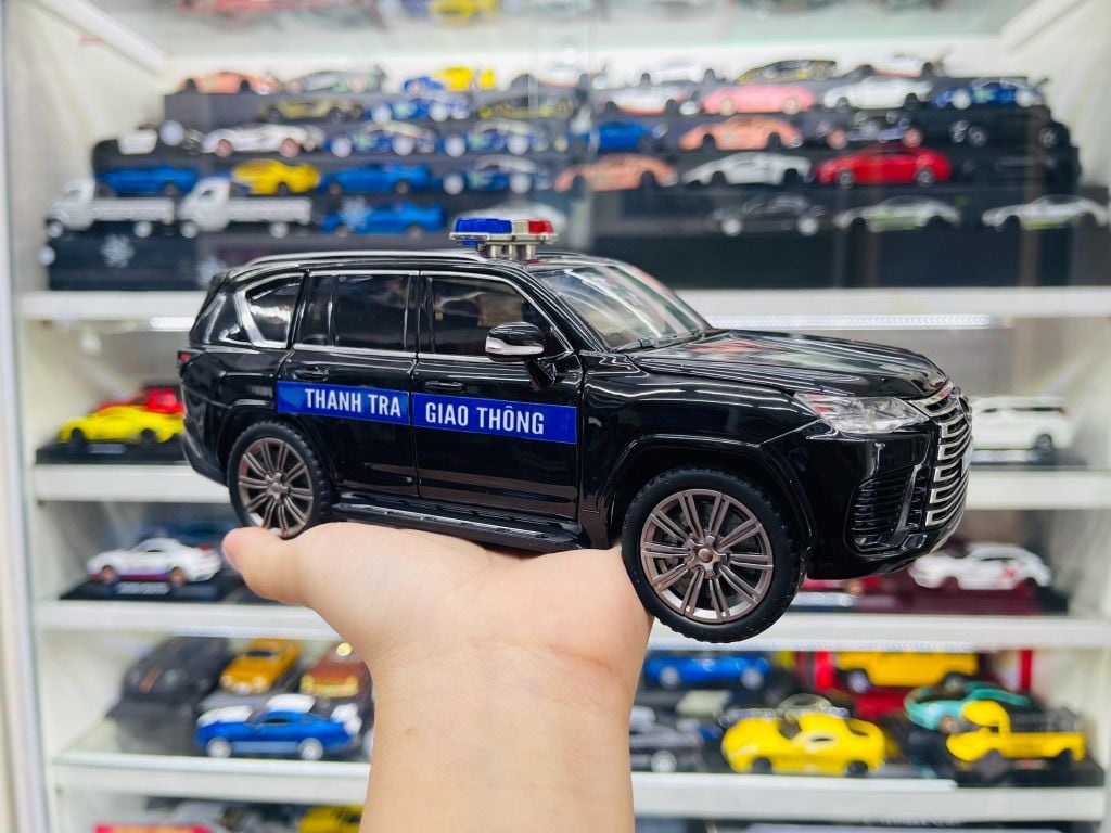 Mô hình xe ô tô độ TTGT Lexus LX600 full open có đèn tỉ lệ 1:24 Chimei Autono1 OT201 - Có đèn