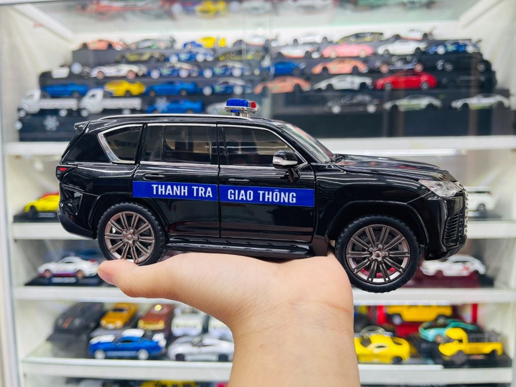 Mô hình xe ô tô độ TTGT Lexus LX600 full open có đèn tỉ lệ 1:24 Chimei Autono1 OT201 - Có đèn