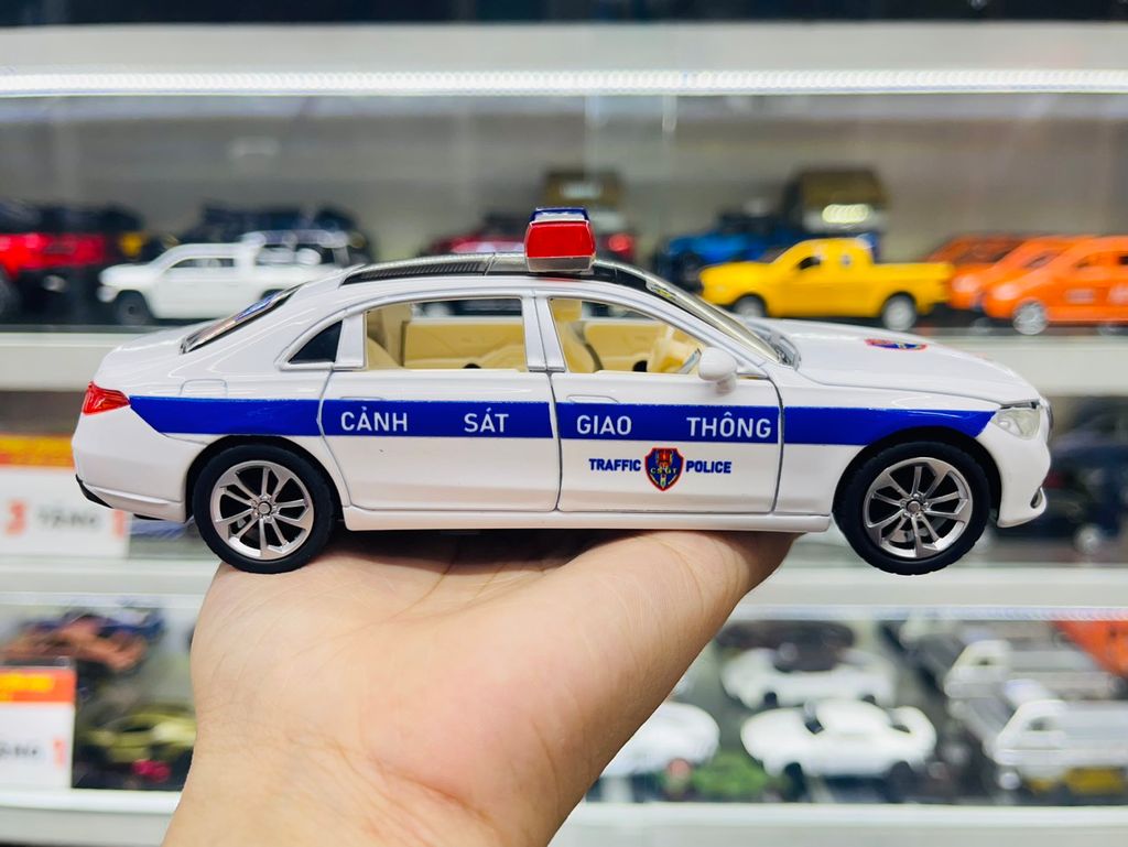 Mô hình xe ô tô độ CSGT Mercedes Benz S680 tỉ lệ 1:32 Autono1 XHD Model OT543