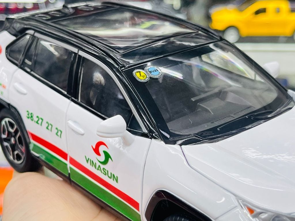 Mô hình xe độ dịch vụ taxi Toyota RAV4 Vinasun tỉ lệ 1:24 Alloy Autono1 OT549