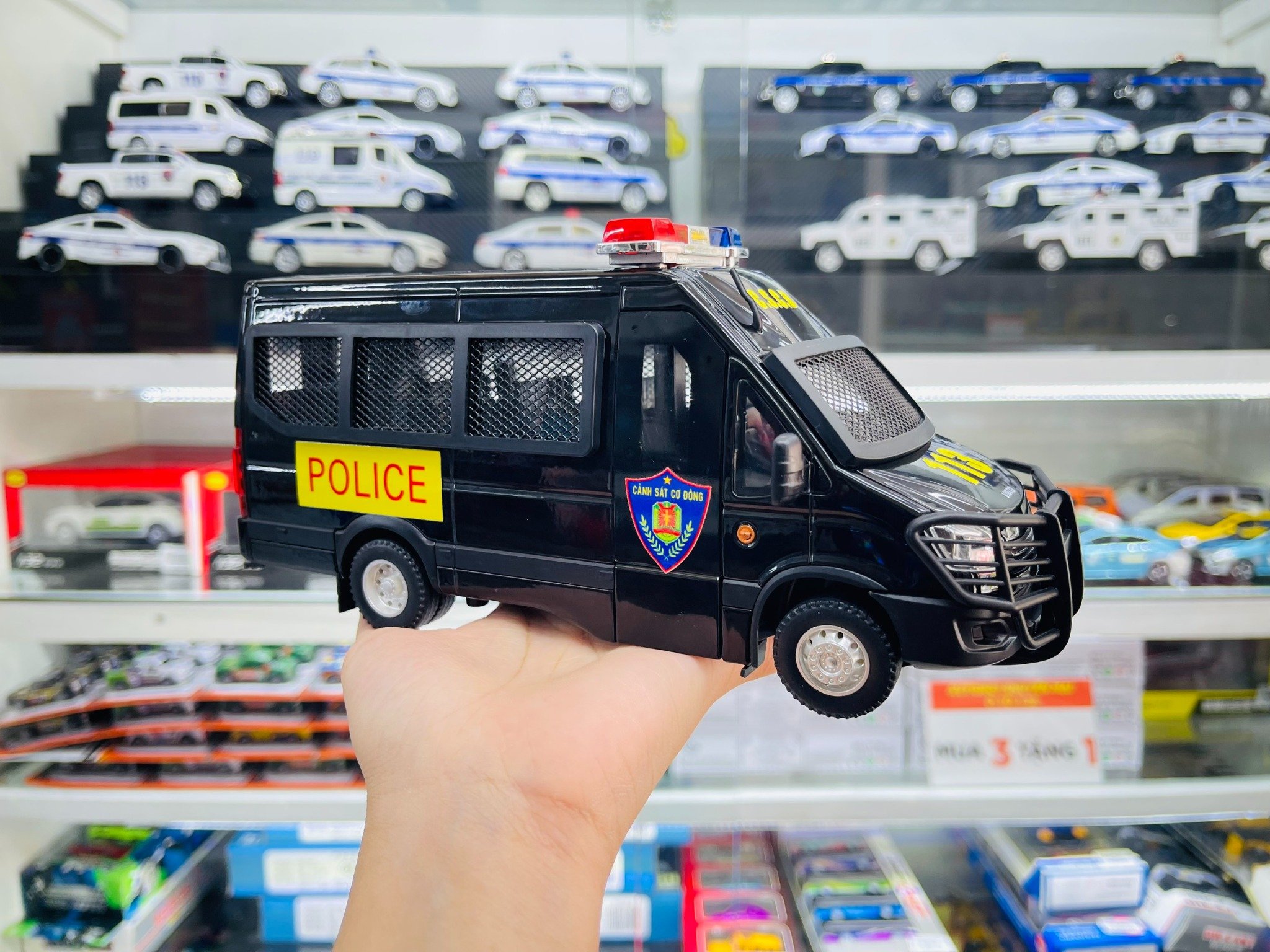  Mô hình xe ô tô độ CSCĐ 113 Vieco full open tỉ lệ 1:24 Jinlifang Autono1 màu đen OT576 
