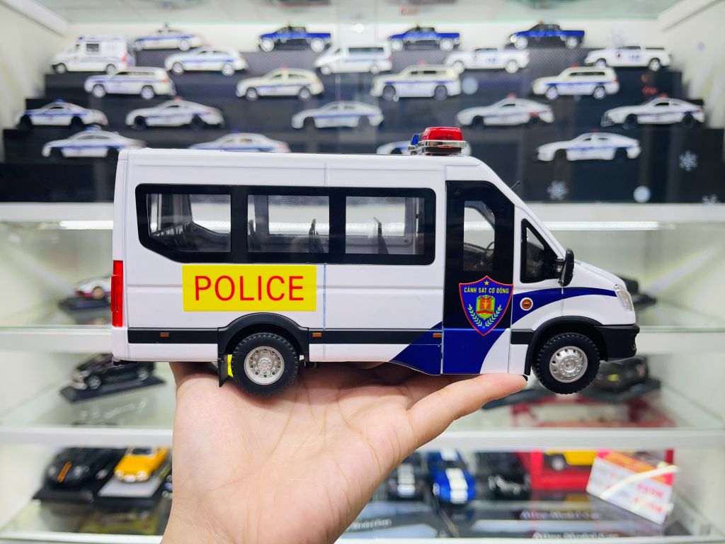 Mô hình xe ô tô độ CSCĐ 113 Vieco full open tỉ lệ 1:24 Jinlifang Autono1 màu trắng OT581