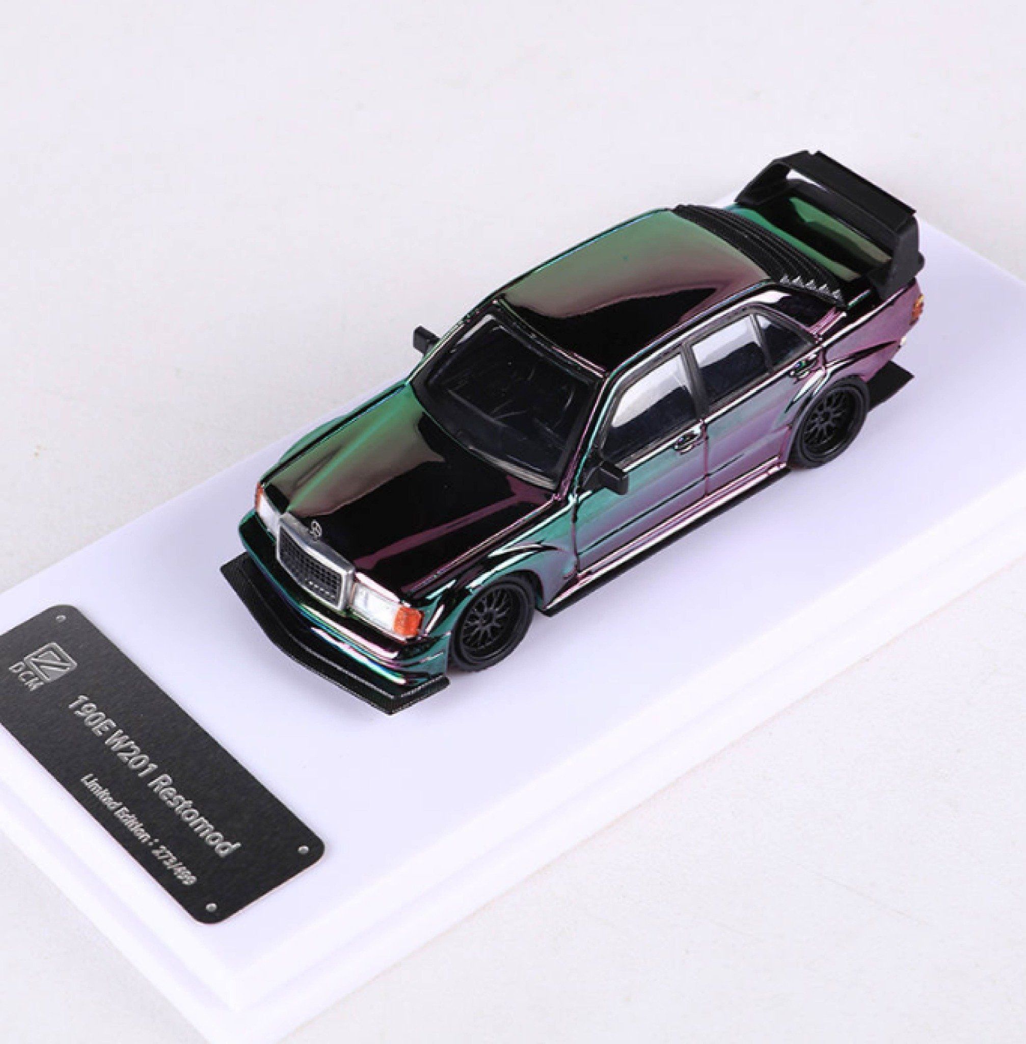  Mô hình xe Mercedes-Benz 190E W201 có hộp mica tỉ lệ 1:64 DCM OT64021 