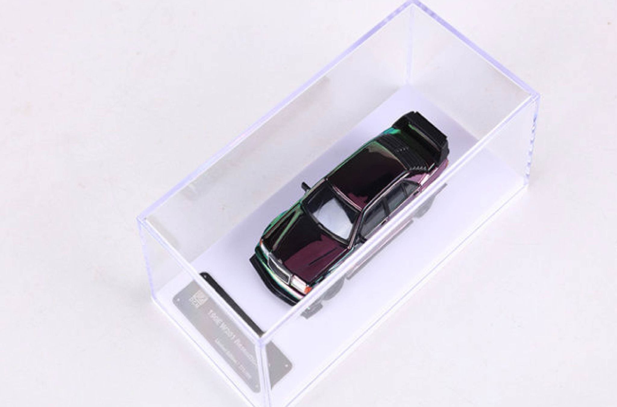  Mô hình xe Mercedes-Benz 190E W201 có hộp mica tỉ lệ 1:64 DCM OT64021 