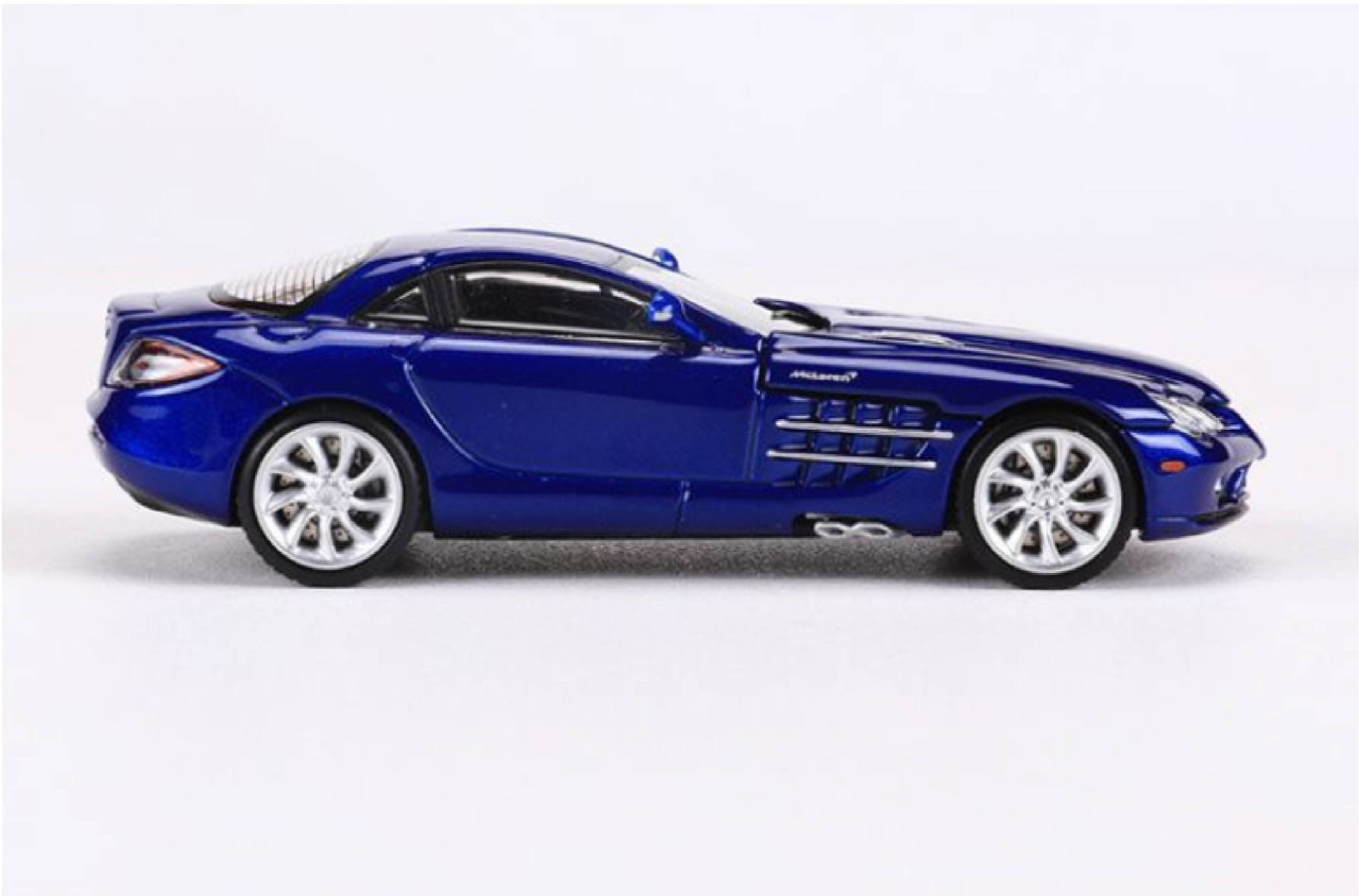  Mô hình xe Mercedes-Benz SLR tỉ lệ 1:64 Stance Hunters SH SH-SLR-2 