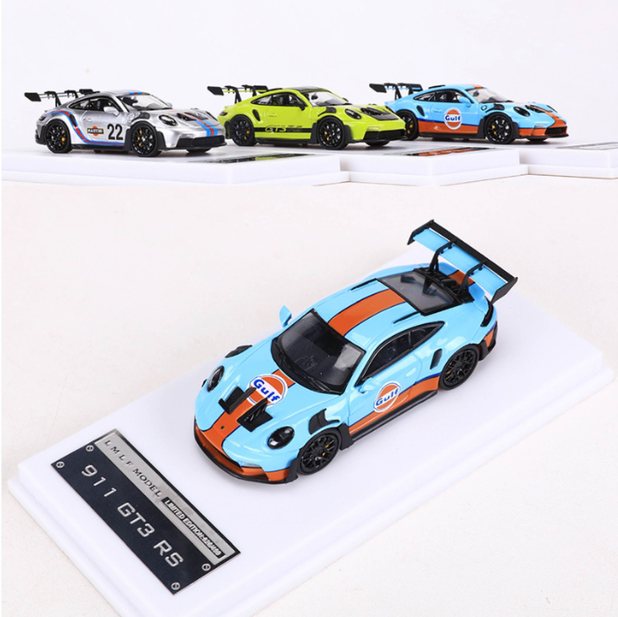  Mô hình xe Porsche 911(992) GT3 RS LMLF tỉ lệ 1:64 có đế và hộp mica LMLF OT64028 