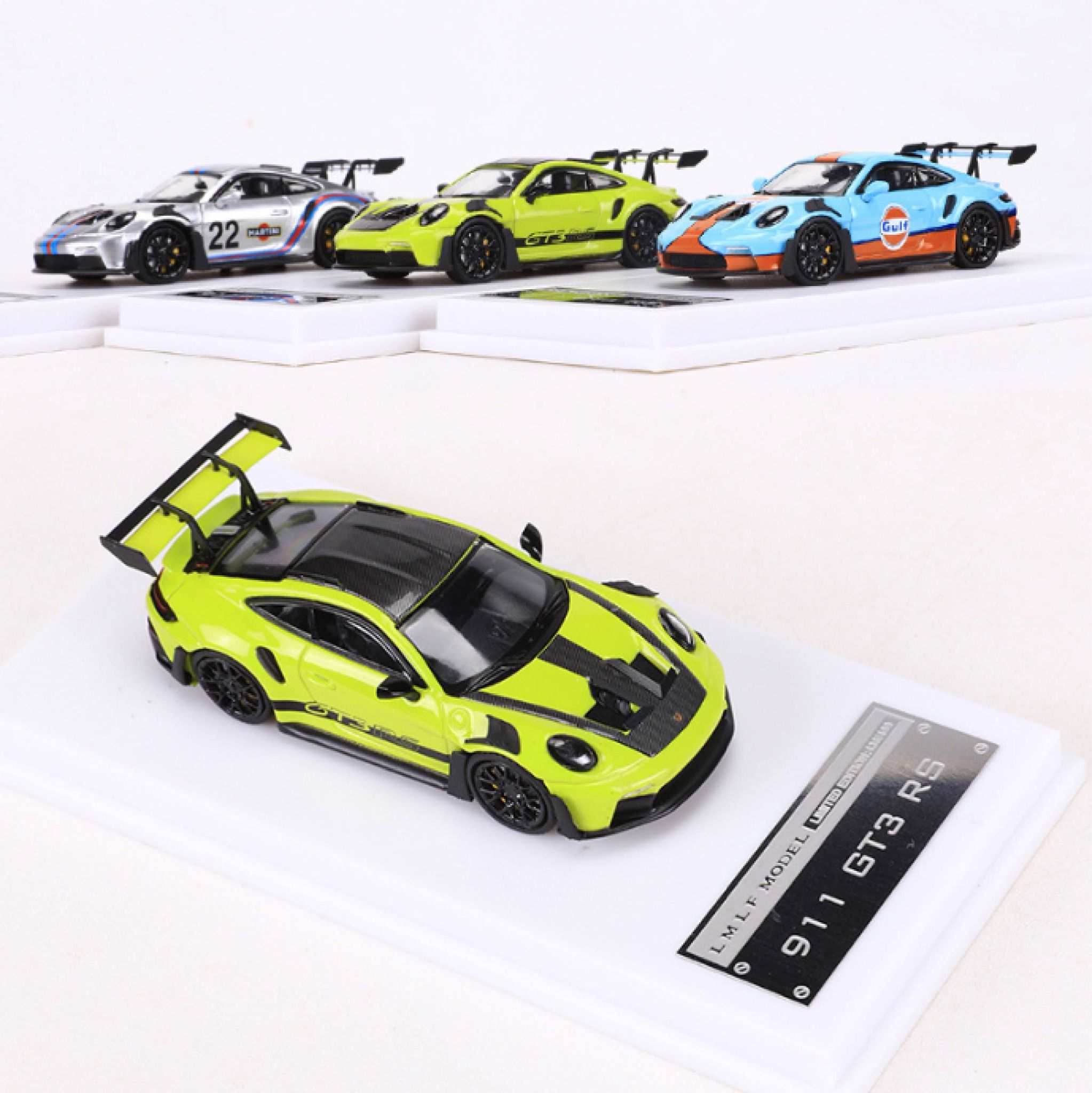  Mô hình xe Porsche 911(992) GT3 RS LMLF tỉ lệ 1:64 có đế và hộp mica LMLF OT64028 