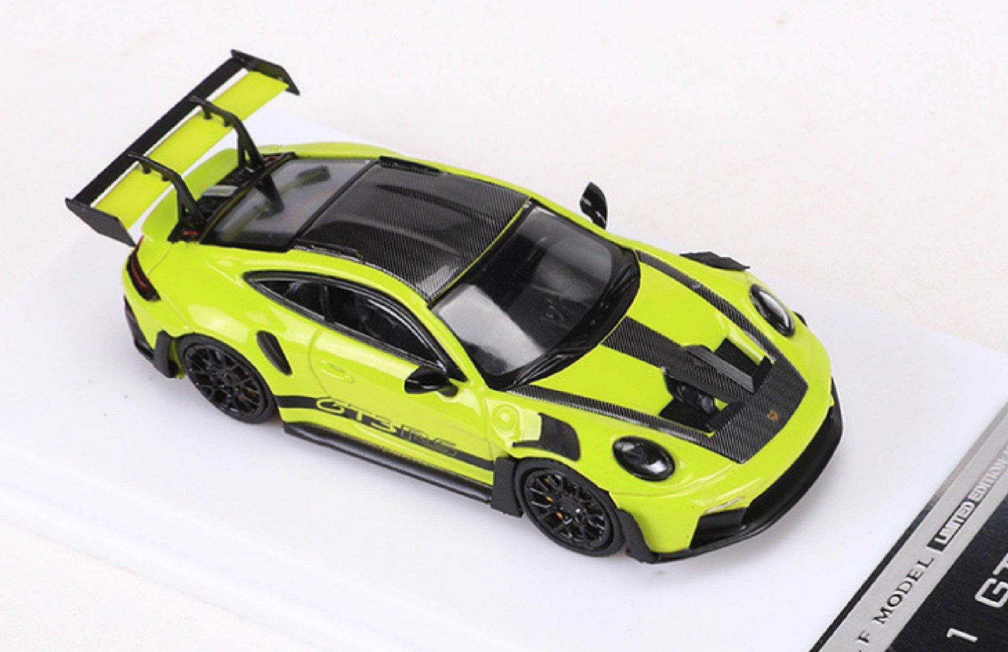  Mô hình xe Porsche 911(992) GT3 RS LMLF tỉ lệ 1:64 có đế và hộp mica LMLF OT64028 