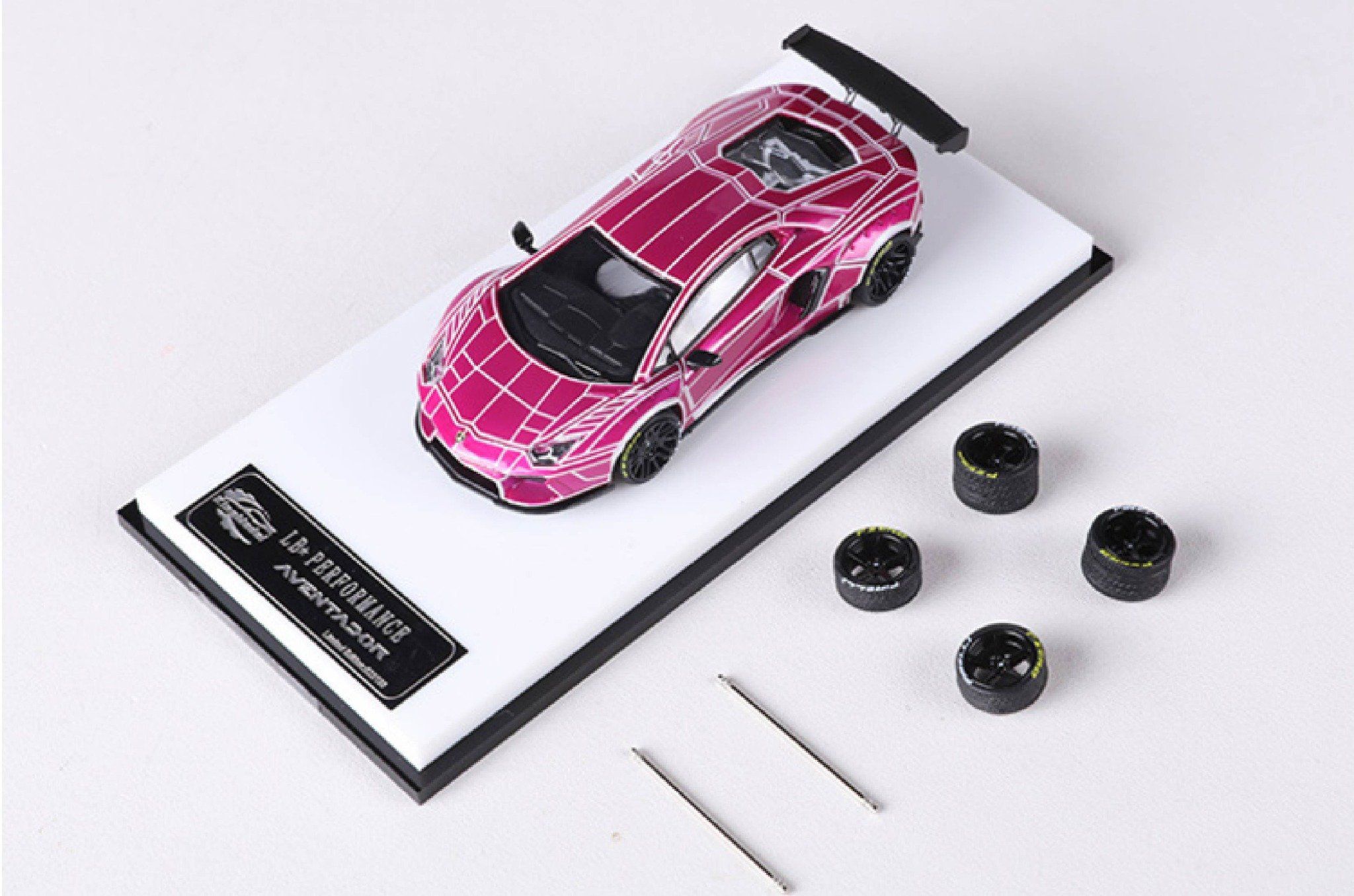  Mô hình xe Lamborghini LP700 Aventador phiên bản cao cấp có bánh phụ hộp và đế mica tỉ lệ 1:64 Demon King Model KM-LP700 