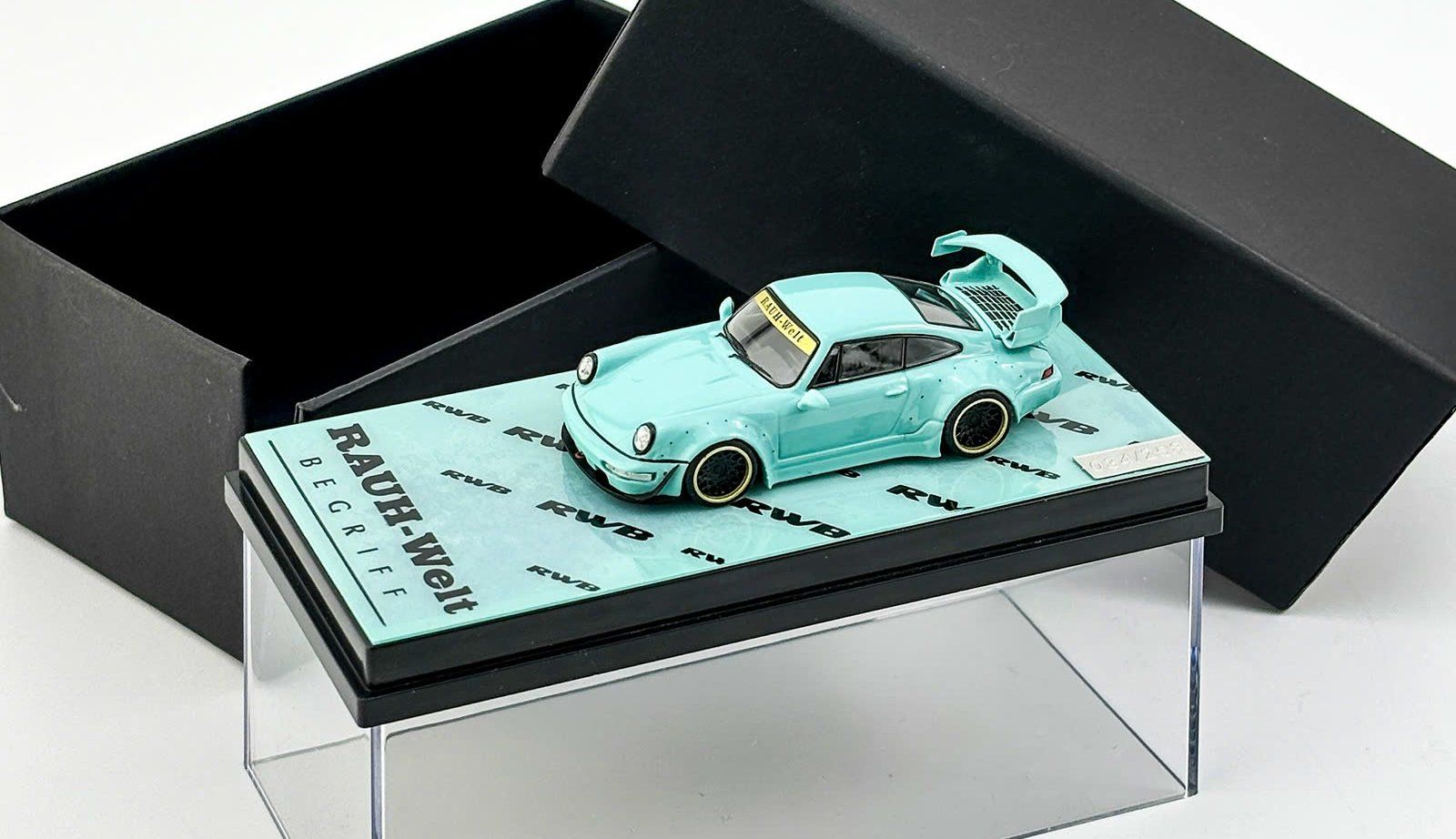 Mô hình xe Porsche 964RWB Tiffany Blue tỉ lệ 1:64 YC-964-1 