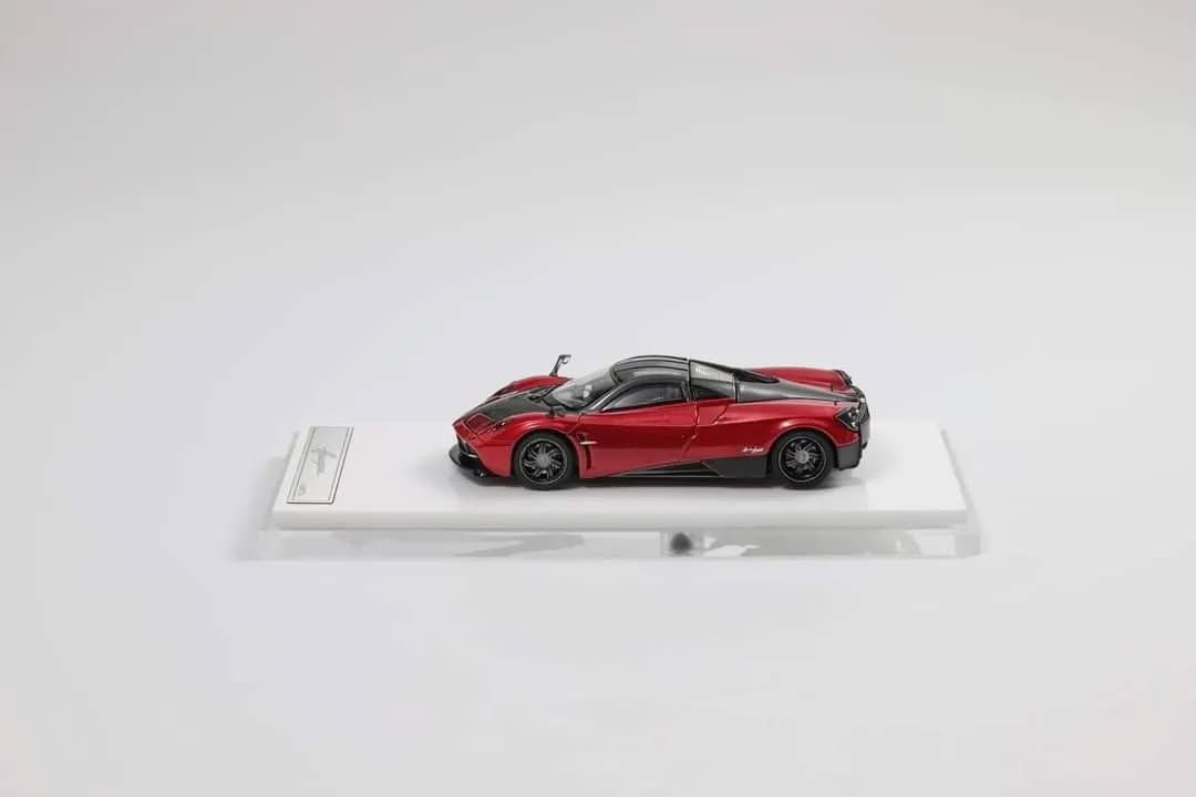  Mô hình xe Pagani Huarya Coupe 2014 tỉ lệ 1:64 HKM OT64114 