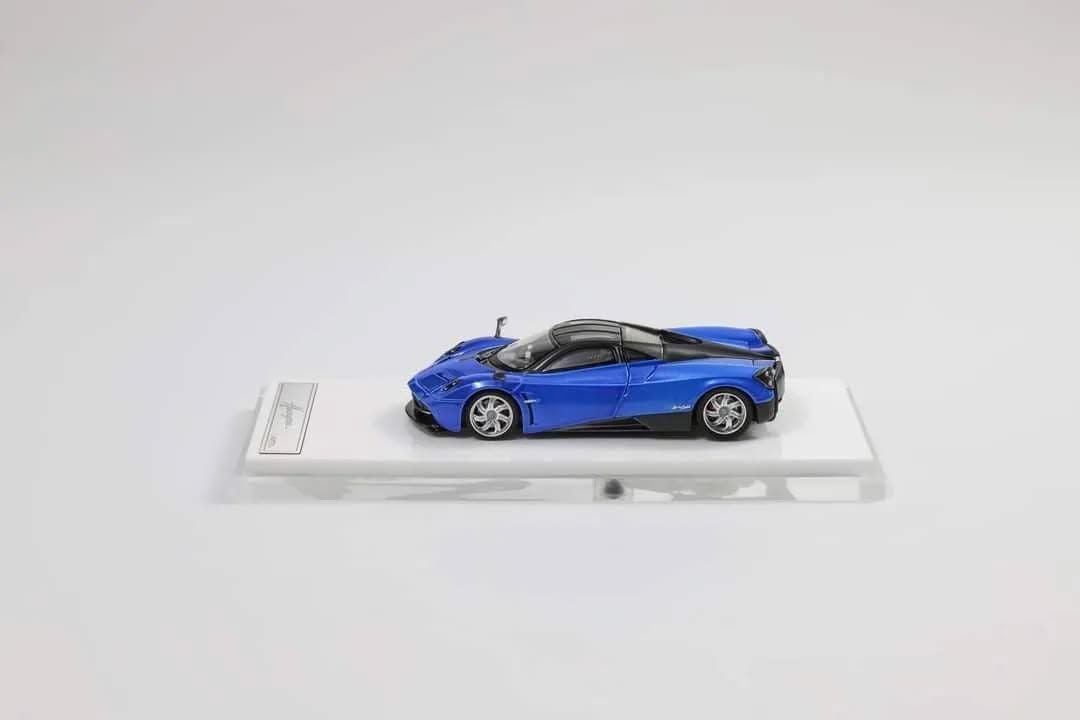  Mô hình xe Pagani Huarya Coupe 2014 tỉ lệ 1:64 HKM OT64114 