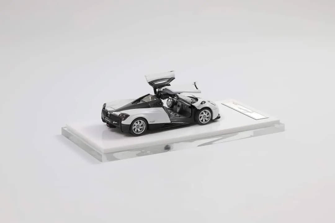  Mô hình xe Pagani Huarya Coupe 2014 tỉ lệ 1:64 HKM OT64114 