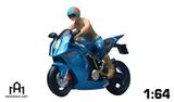  Mô hình nhân vật figure người lái mô tô KTM 1190 bright blue resin tỉ lệ 1:64 MoreArt MO222157 