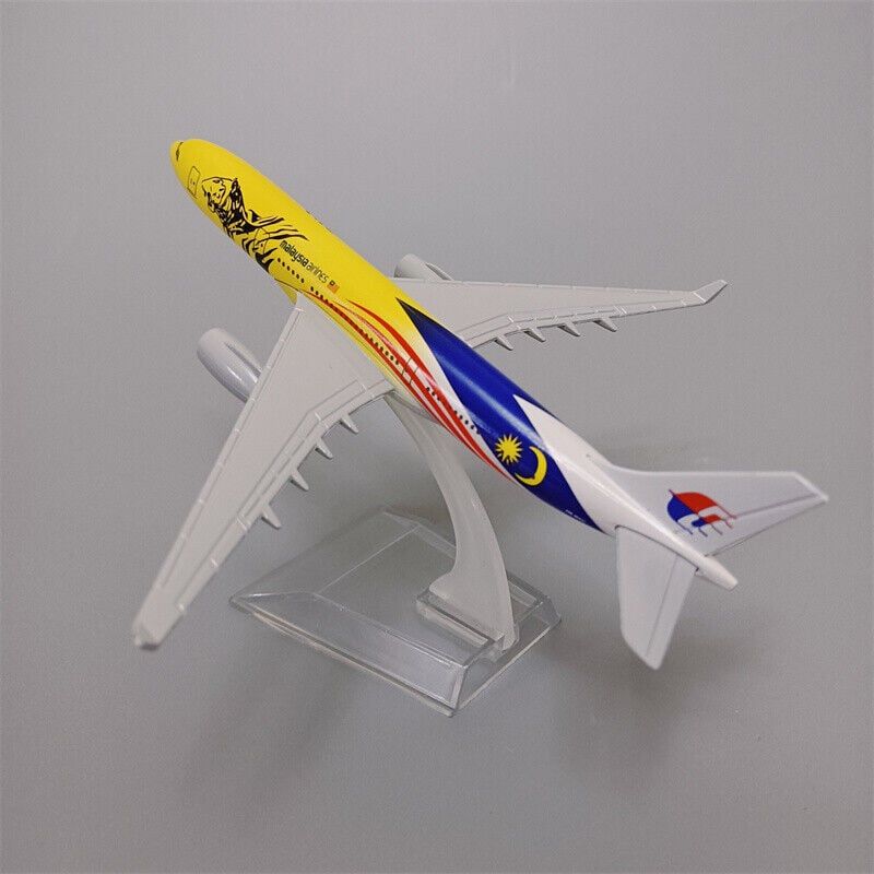  Mô hình máy bay Malaysia Airlines Tiger Airbus A330 kích thước 16cm MB16187 