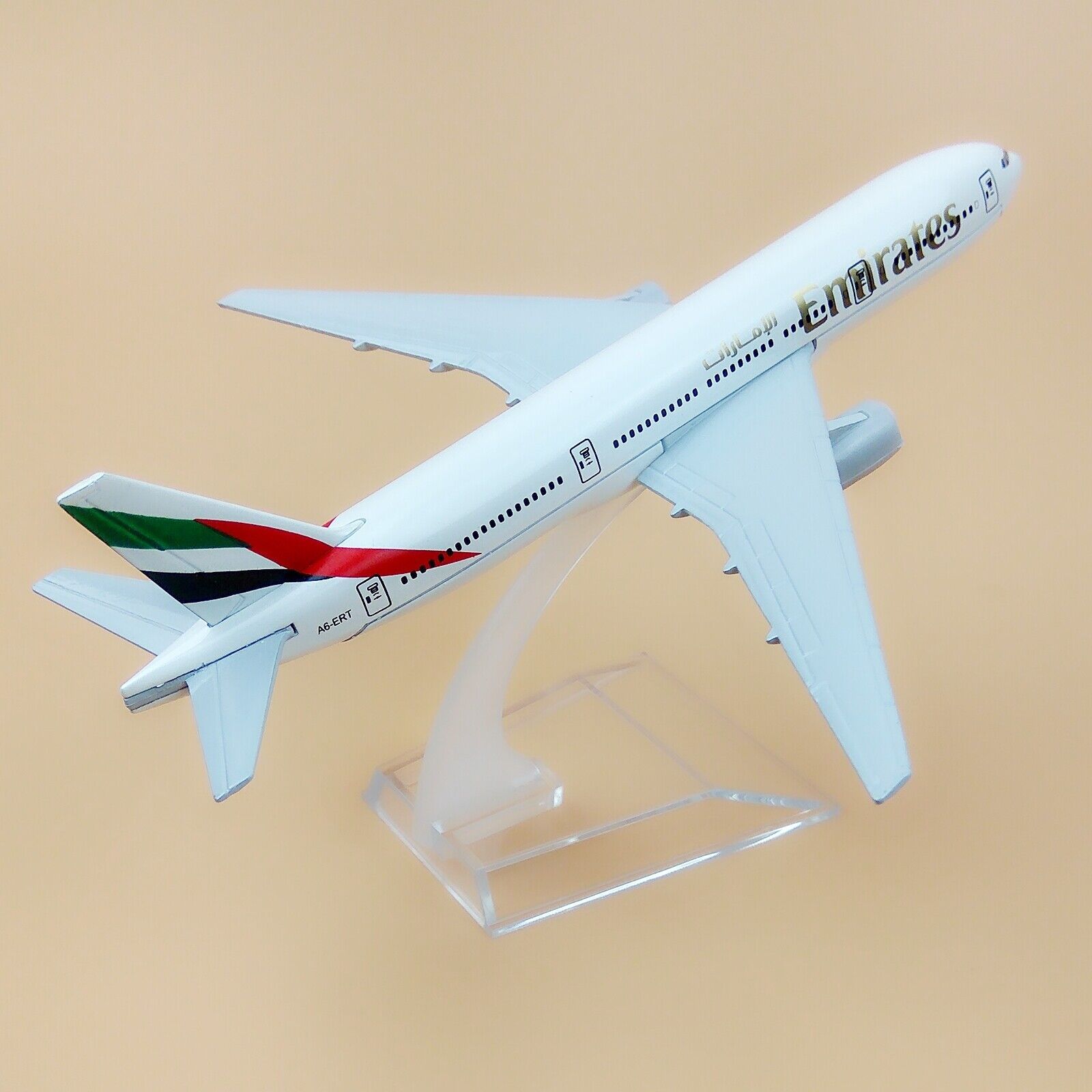  Mô hình máy bay Emirates Boeing B777 16cm MB16060 