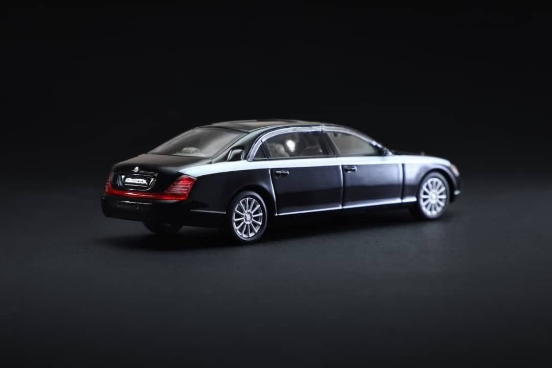  Mô hình xe Mercedes Benz Maybach 62S tỉ lệ 1:64 Stance Hunters OT64198 