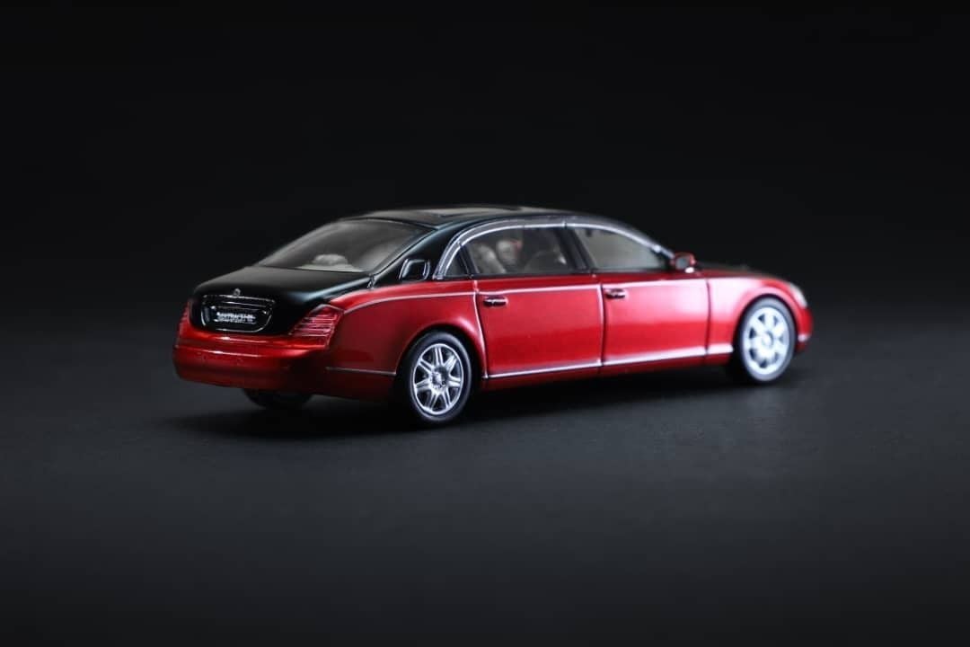  Mô hình xe Mercedes Benz Maybach 62S tỉ lệ 1:64 Stance Hunters OT64198 