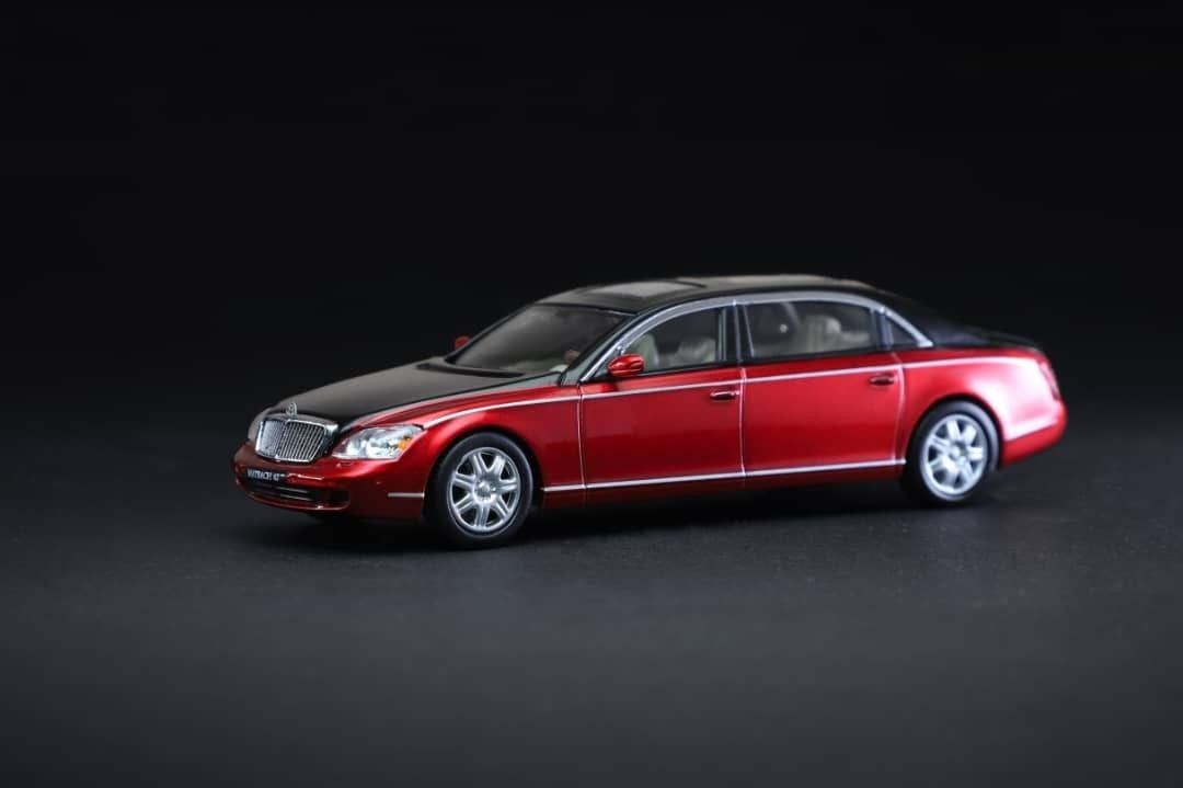  Mô hình xe Mercedes Benz Maybach 62S tỉ lệ 1:64 Stance Hunters OT64198 