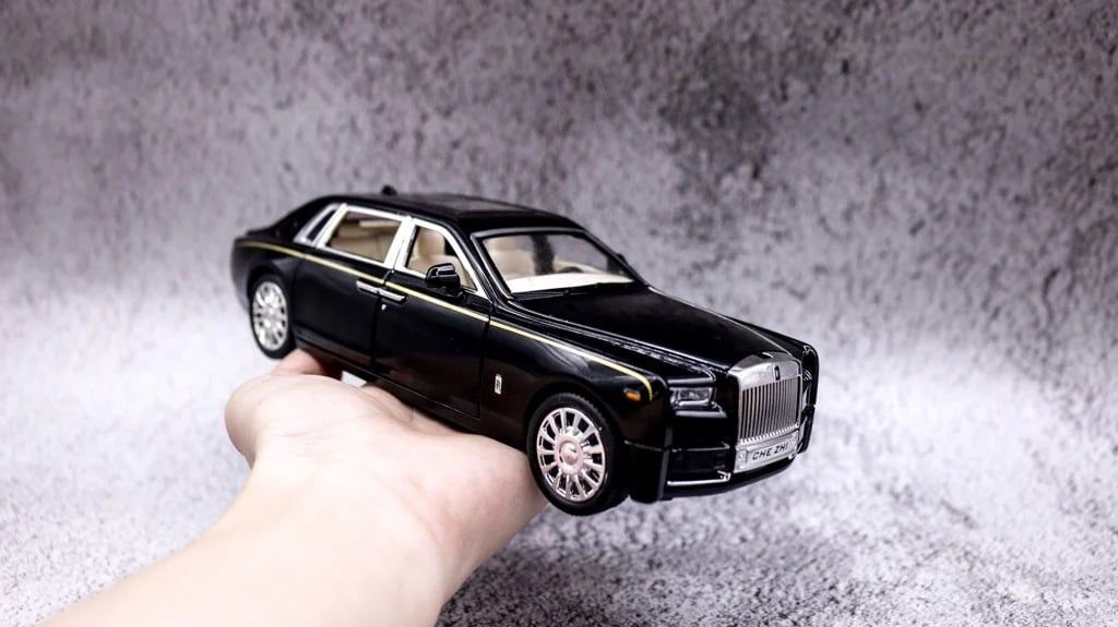 Mô hình xe Rolls Royce Phantom trần xe bầu trời sao tỉ lệ 1:24 Chezhi 7320