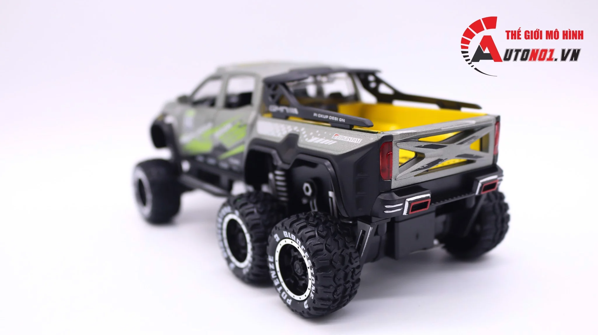  Mô hình xe Mercedes X-Class 6x6 Pickup Offroad 1:28 Chimei Model 7149 