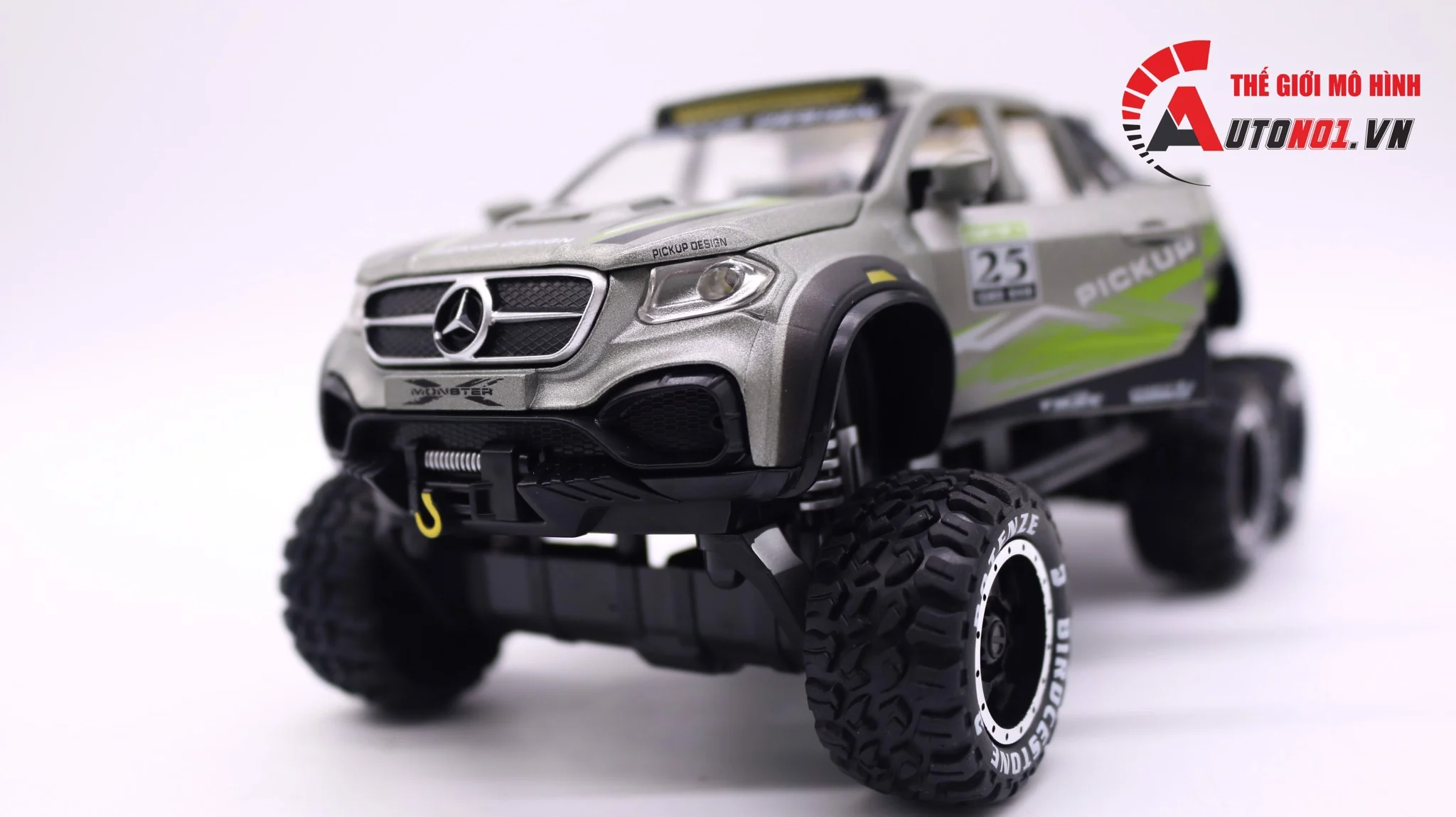  Mô hình xe Mercedes X-Class 6x6 Pickup Offroad 1:28 Chimei Model 7149 