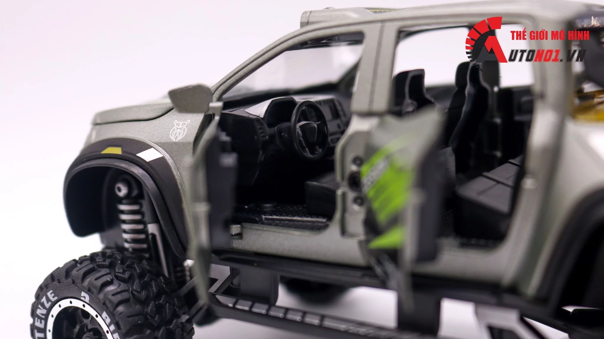  Mô hình xe Mercedes X-Class 6x6 Pickup Offroad 1:28 Chimei Model 7149 