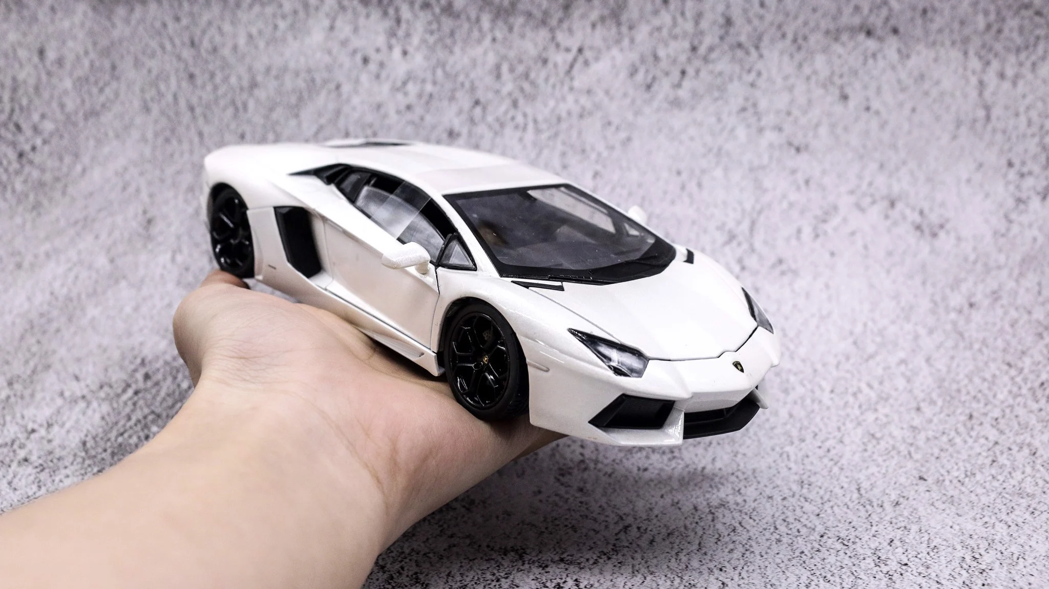  Mô hình xe Lamborghini Aventador Lp700-4 1:24 Welly 4650 