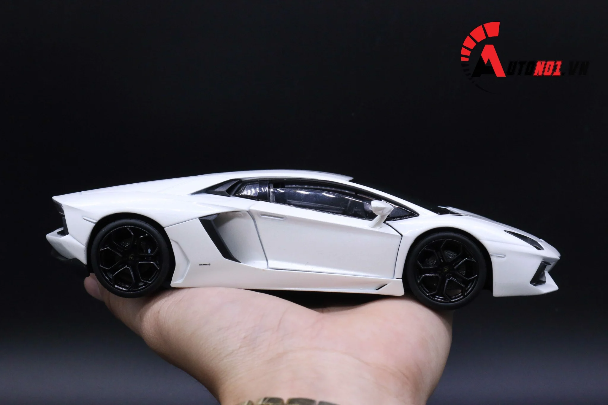  Mô hình xe Lamborghini Aventador Lp700-4 1:24 Welly 4650 