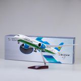  Mô hình máy bay Uzbekistan Boeing B787 tỉ lệ 1:130 47cm có đèn led tự động theo tiếng vỗ tay hoặc chạm MB47048 