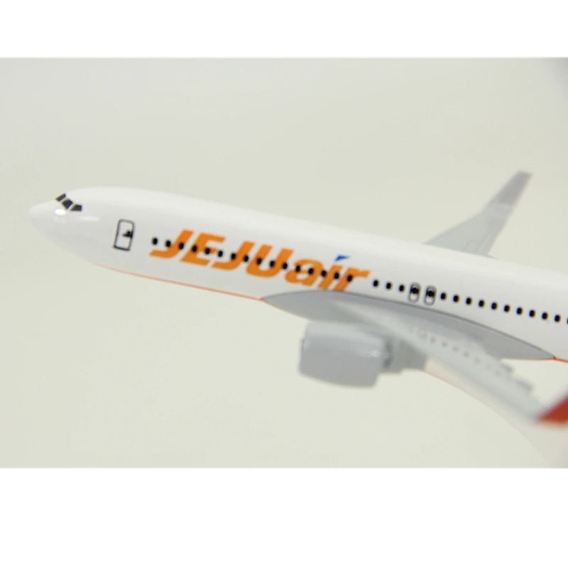 Mô hình máy bay vận chuyển Hàn Quốc Jeju Air Boeing B737 16cm MB16038