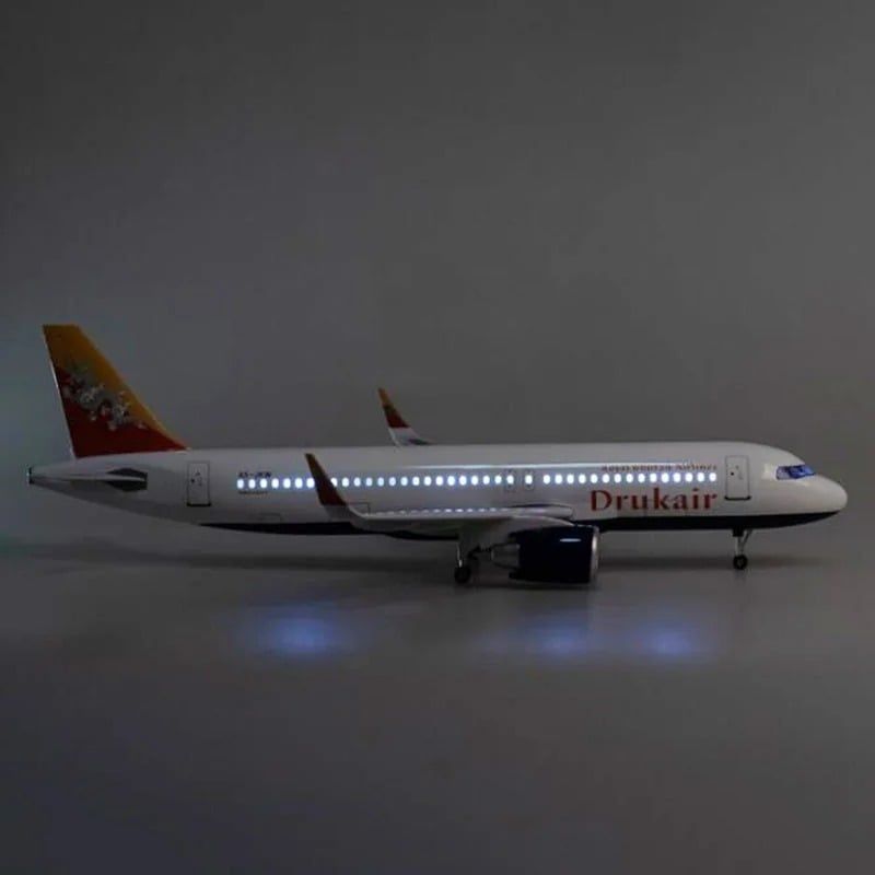  Mô hình máy bay Bhutan Airlines Drukair Airbus A320 Neo 47cm có đèn led tự động theo tiếng vỗ tay hoặc chạm MB47061 