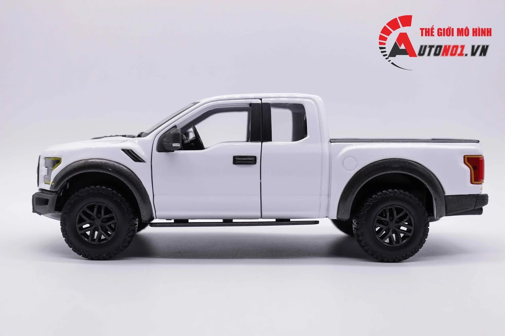  Mô hình xe Ford Raptor F150 2017 mở được 2 cửa có bản quyền chính hãng 1:24 Maisto 3296 