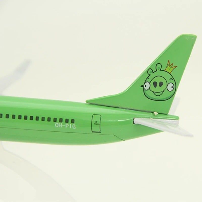 Mô hình máy bay Angry Bird Airlines Green Boeing B737-800 16cm MB16150