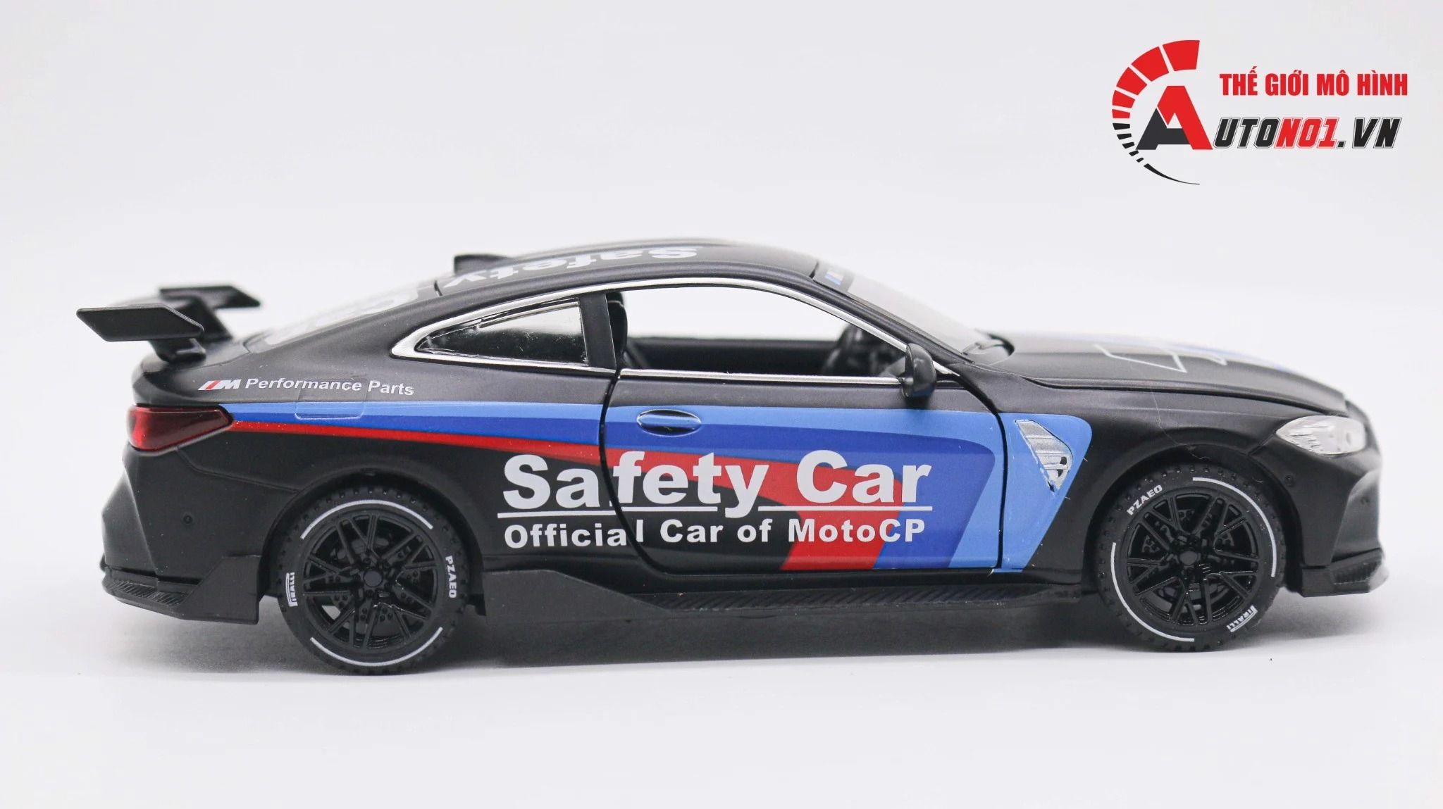  Mô hình xe Ô Tô Bmw M4 Dmt Safety Racing tỉ lệ 1:32 Xinao 7912 