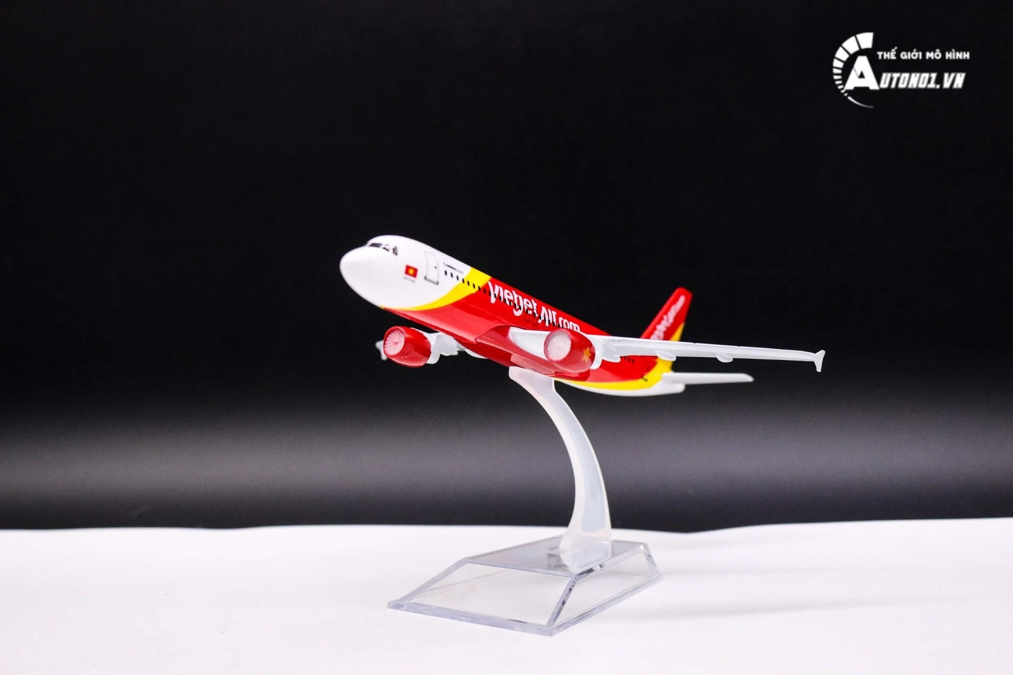  Mô hình máy bay VietJet Air VN-A668 Airbus A320 16cm MB16139 