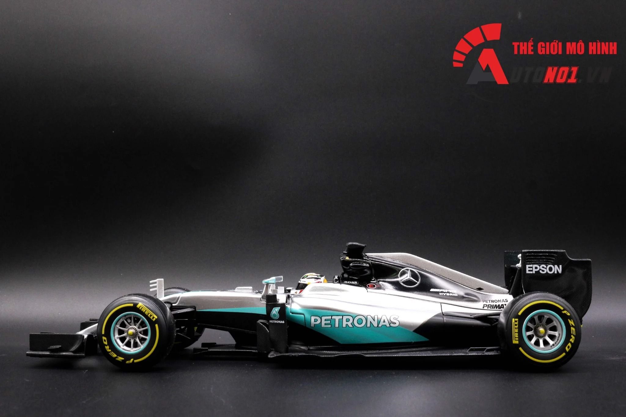  Mô hình xe F1 Mercedes AMG Petronas F1 W07 Hybrid 2016 world champion 1:18 Bburago 5212 