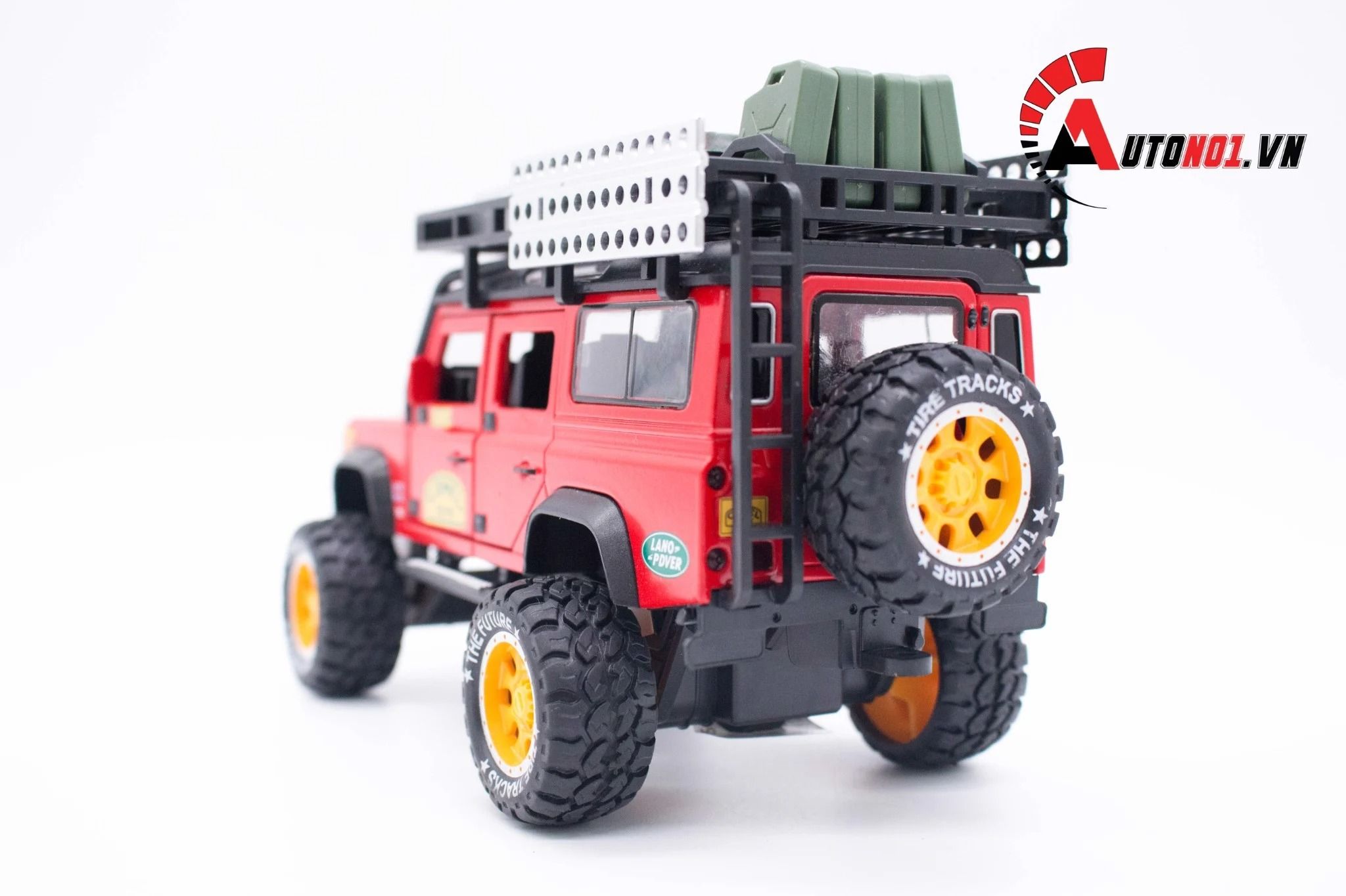  Mô hình xe Land Rover Trophy 91 Camel Army 1:28 Newao OT015 