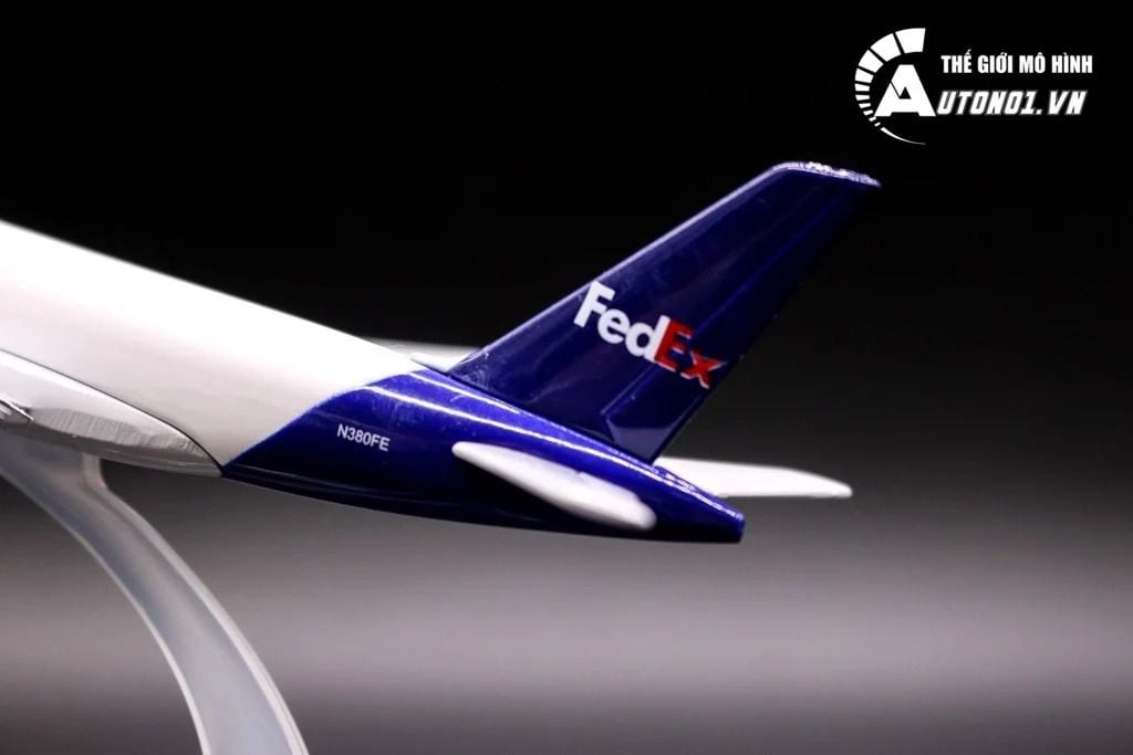  Mô hình máy bay vận chuyển 16cm FedEx Express Airbus A380 16cm MB16100 