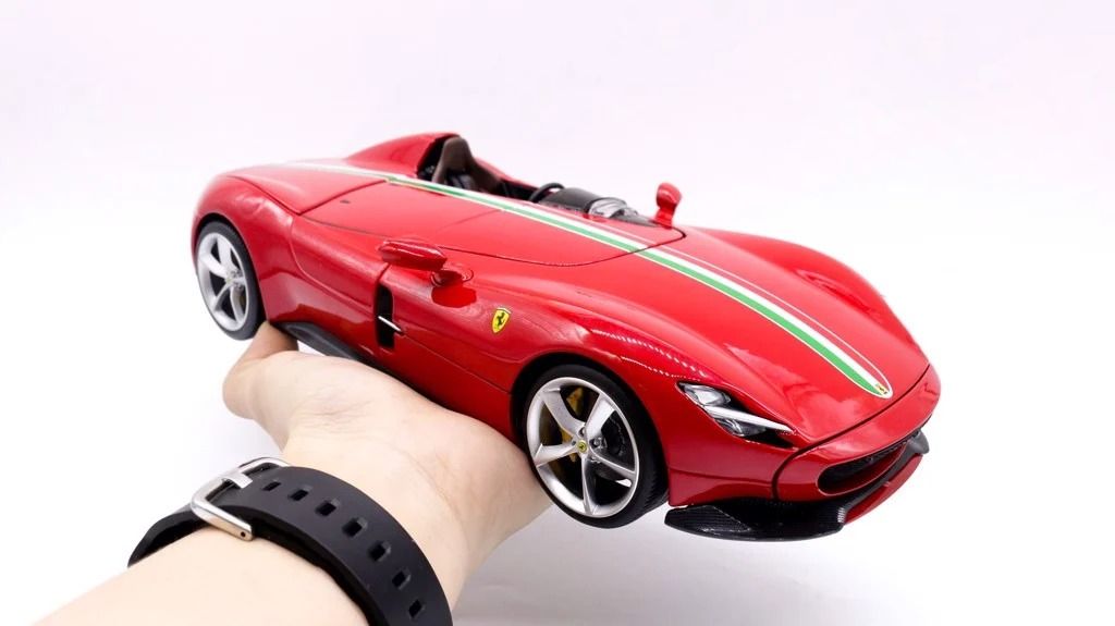  Mô hình xe Ferrari Monza Sp1 Sports Red 1:18 Signature Bburago 7547 