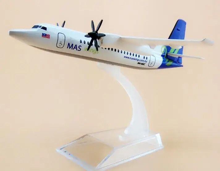  Mô hình máy bay cánh quạt ATR72 Malaysia Maswings 16cm MB16196 