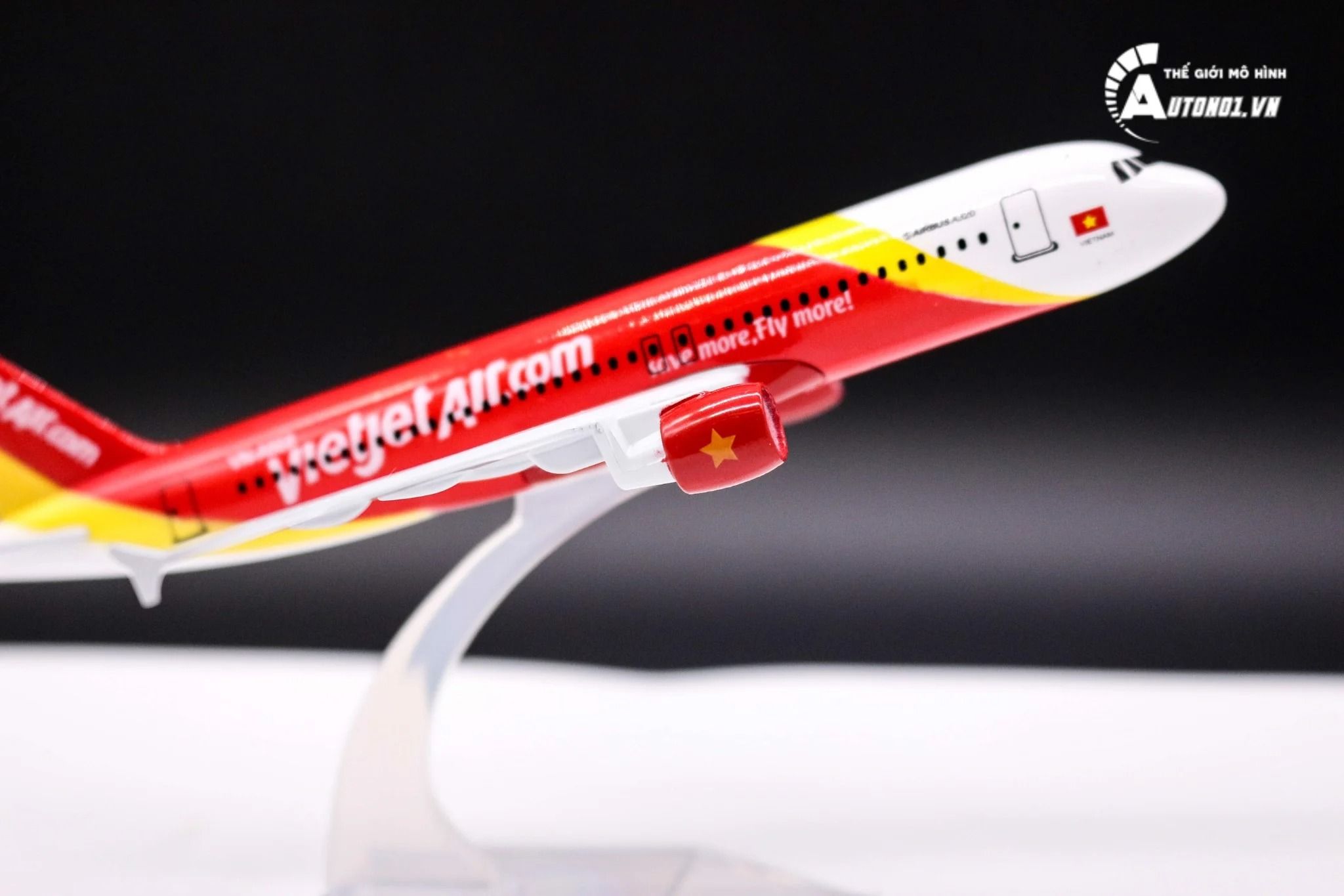  Mô hình máy bay VietJet Air VN-A668 Airbus A320 16cm MB16139 