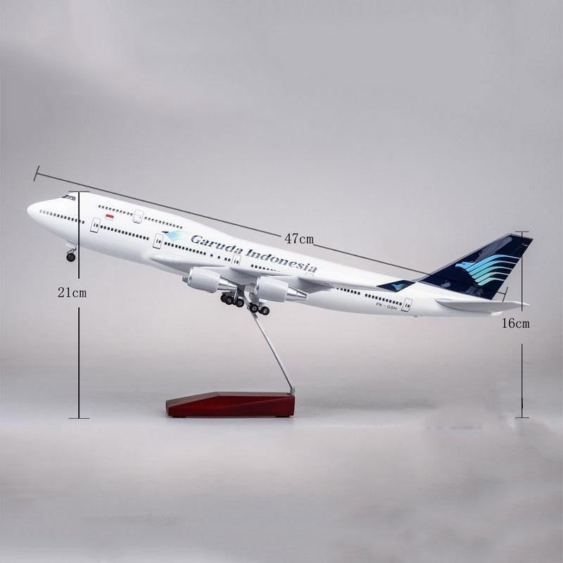  Mô hình máy bay Garuda Indonesia Boeing B747 47cm 1:150 có đèn led tự động theo tiếng vỗ tay hoặc chạm MB47049 