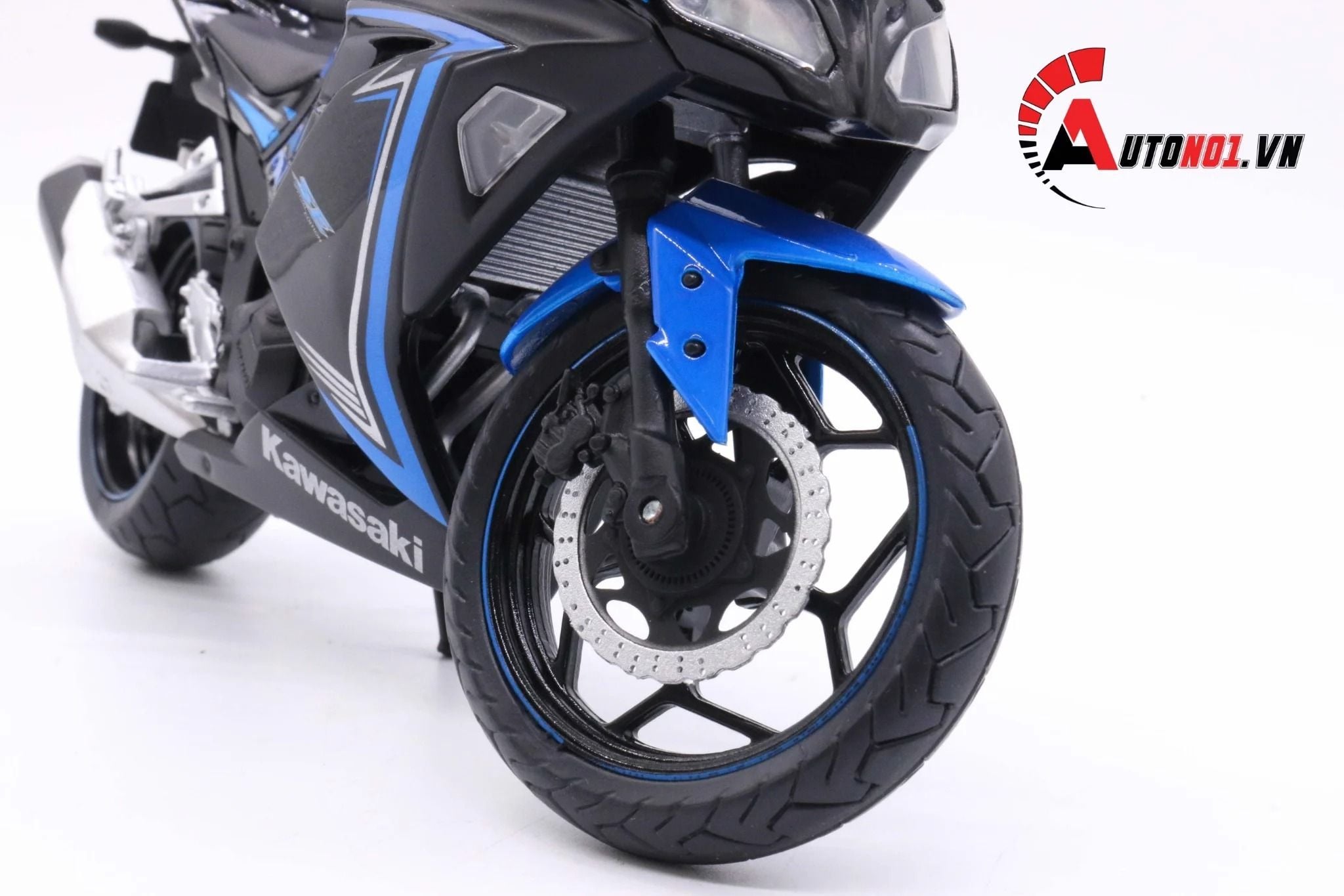  Mô hình xe mô tô Kawasaki Ninja 250 tỉ lệ 1:12 Automax 5796 